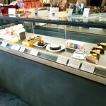 洋菓子店 アンジュール - ショーケース（）