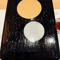 東京竹葉亭 - 弁当の蓋は太陽と月だそうです