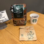 スターバックスコーヒー - ドリンク写真:アイスコロンビア＆パイク、サンプル珈琲（ライトノートブレンド）