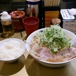 超ごってり麺 ごっつ - トッピング無しの醤油ラーメン