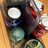 無添くら寿司 - 机の窪みから取り出した調味料セット！