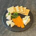 THE BEER HOUSE - 3種チーズの盛り合わせ