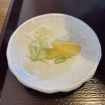 だしとおうどん まつしん - 薬味