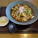 だしとおうどん まつしん - 魚介系カレーうどん