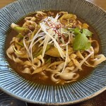 だしとおうどん まつしん - 魚介系カレーうどん