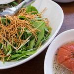 ビーダブリュー カフェ - ＢＷＣＡＦＥサラダ…焼きトマトは少し崩した…