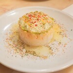 ピッツェリア・ロマーナ・イル・ペンティート - 料理写真:四層のインサラータルッサ（ポテトサラダ、ボイルエッグ、香味野菜入りアヴォカド、自家製タルタル）