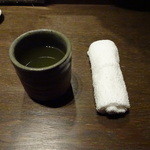 Sushi No Isomatsu - お茶、おしぼり