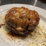 ワインとイタリア料理 141 - 長谷川農産ジャンボマッシュルーム
牛ラグーとモッツァレラチーズをのせたオーブン焼き　2090
