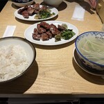 牛タン焼専門店 司　 - 牛タン定食（4枚、8切）