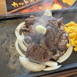 ビーフインパクト - 料理写真:オーストラリア産肩ロース180g