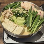 九州料理 縁 - 黒毛和牛の牛もつ鍋（2人前・2980円）