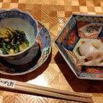 丸新 - 春菊の和え物・れんこん豆腐