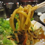 横浜 青葉餃子 - モッチリした太麺と、どろコッテリソースがよく絡んで♪