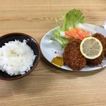 ラーメン とんかつ 忠 - 一口じゃ食べられない一口カツ　