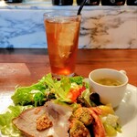 ラ ココリコ - 前菜、アイスティー