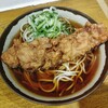 弥生軒 - 唐揚げそば　丼の隅から隅まで〜