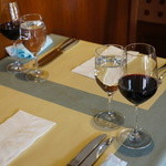 休日ランチは赤ワイン