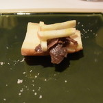 リストランテ カノフィーロ - 恵庭の柴田農園の根パセリのオーブン焼きアンチョビのフィレとフレッシュ根パセリを添えて