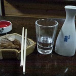 Toraya - フキと燗酒
