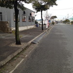 テールラーメン＆テールカレー よし久 西港本店 - およそ、飲食店など有りそうも無い様な通りに、ぽつんと有ります。