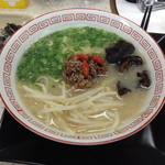 テールラーメン＆テールカレー よし久 - 牛テールラーメン全景。