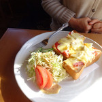 ピザトーストとコーヒーのセット700円