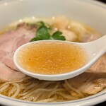 らぁ麺や 嶋 - 雲呑らぁ麺(白醤油)