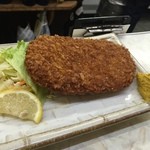 一平 - メンチカツ！サクサクふわふわであっという間に食べ終わってしまいます。250円。