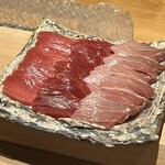 すが弥 - 大間のマグロ　中トロ　赤身　1週間熟成の大トロ