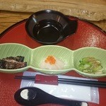 廟の隠れ家 - 前菜三種　あさつき　ホタテ　お魚を焼いたもの（サバ？）