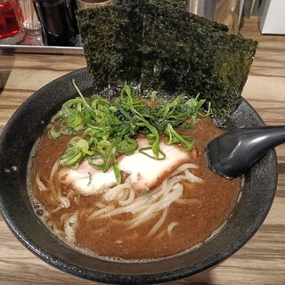 横浜家系ラーメン まる金 石川家_0
