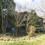 ラピュタファーム - 目の前は受付  
      右側にレストラン棟