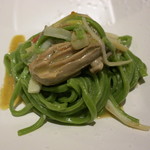 リストランテ サクラ - ＜2015年1月＞広島牡蠣とうるい　春菊を練り込んだ”キタッラ”