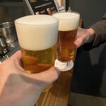 オレンジ - まずは一度つぎのアサヒマルエフで喉を潤した