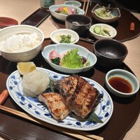 伊豆の旬 やんも 丸の内店 - 