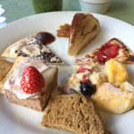 ラピュタファーム - 2015/2/1のデザート
      フルーツのパンプディングが美味しかった