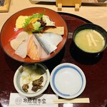 本格板前居酒屋 お魚総本家 - 海鮮丼