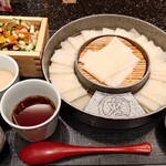 花山うどん - 胡麻つけ汁　醤油つけ汁