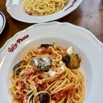 ジョリーパスタ - 料理写真:茄子のミートソースとペペロンチーノ