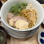 鶏そば  ムタヒロ - 本当は丼中央に生卵が鎮座している。