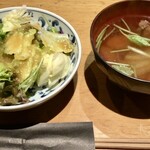 赤坂 金舌 - まずはサラダとスープ、おかわり自由です