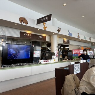 旭山動物園東門レストラン カムイチカプ_2