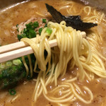 俺の空 - 掛け豚そば 麺アップ画像