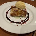 デニーズ - 料理写真:メロン風味のデニッシュサンド