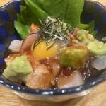 すし酒場 さしす - 海鮮ユッケ\495