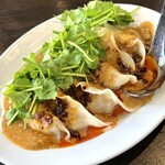 Nogata Gyoza Honten - ・麻辣担々水餃子 6個 792円/税込
                        ・三つ葉をパクチーに変更 +198円/税込