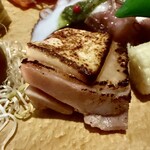 全席完全個室ワインダイニング ダイヤモンドフィッシュ - 前菜盛り合わせプレートの鶏肉ソテー