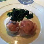 鹿児島産豚のロートロのサルティンボッカ楓ほうれん草和え