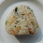 ファミリーマート - 紅鮭と昆布のおこわ 130円（税込）